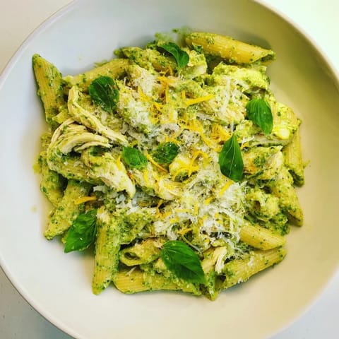 10-Minute Pesto Pasta Chicken